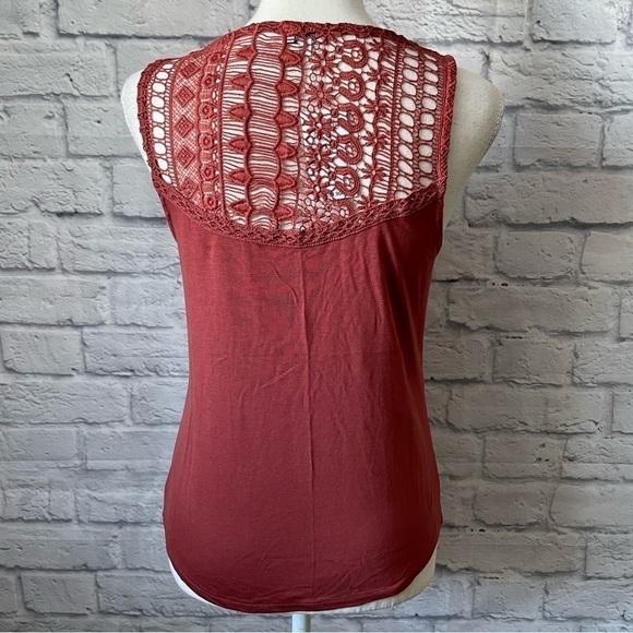 Kismet Vale Spice Button front Crochet Yoke Trim Sleeveless Top Extra Small - Picture 6 of 11